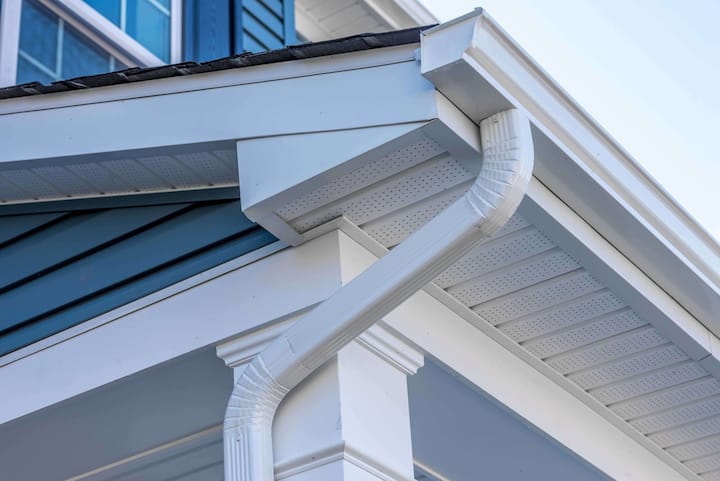 Low-maintenance vinyl gutters for rainwater management in Rochester